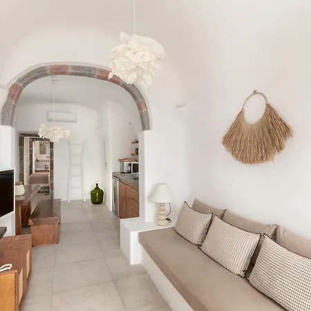 Pura Vida Imerovigli (Santorini)