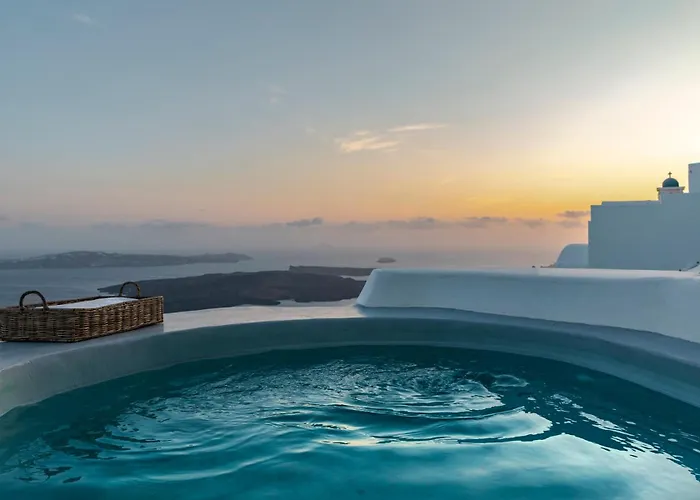 Pura Vida Imerovigli (Santorini)